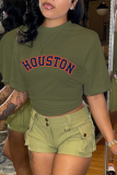 Lässige T-Shirts mit O-Ausschnitt und Buchstaben-Aufdruck in Armeegrün