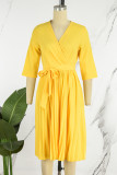 黄色のエレガントな固体包帯パッチワーク ジッパー プリーツ V ネック プリーツ ドレス
