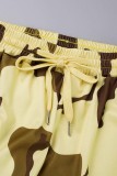 Pantaloni gialli con stampa mimetica casual patchwork a vita alta