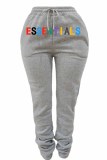 Pantalones con letras estampadas informales gris claro