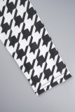Schwarz-weiße, lässig bedruckte Patchwork-Kleider mit Gürtel, umgedrehtem Kragen und Wickelrock