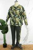 Grüner lässiger Camouflage-Druck, Basic-O-Ausschnitt, Zweiteiler in Übergröße