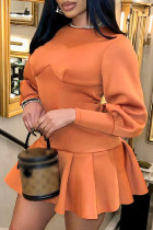 Оранжевые повседневные однотонные платья с открытой спиной и круглым вырезом с длинными рукавами