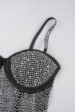 Elegante schwarze Promi-Kleider mit heißem Drilling, Patchwork-Perlen, Netz-Spaghettiträger und Wickelrock