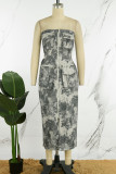 Graue Street-Print-Patchwork-Tasche mit hohem Öffnungsreißverschluss und trägerlosem, bedrucktem Kleid