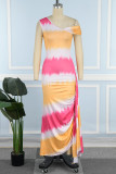 Желто-розовое платье с уличным принтом в стиле пэчворк на одно плечо Платья с принтом