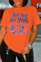 Camisetas laranja casual com estampa fofa patchwork com letra O e gola redonda