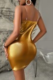 Vestidos de falda envueltos con tirantes finos sin espalda ahuecados sólidos sexy dorados