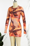 Оранжевые повседневные базовые платья с круглым вырезом и длинным рукавом с принтом