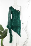 Grüne sexy lässige Patchwork-Pailletten, rückenfrei, schräger Kragen, unregelmäßiges Kleid