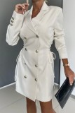 Weiße, legere, einfarbige Anzugkleider mit Frenulum-Umlegekragen