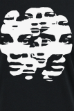 T-shirt con scollo o patchwork con stampa quotidiana di strada nera