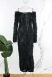 Vestido largo negro elegante de retazos lisos con hebilla y hombros descubiertos