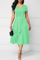 Hellgrünes, lässiges, einfarbiges Patchwork-Kleid mit kurzen Ärmeln und V-Ausschnitt
