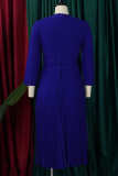 Синие элегантные однотонные лоскутные складки с поясом и V-образным вырезом в форме платья