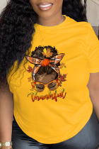 T-shirt con collo a V patchwork con stampa vintage casual gialla
