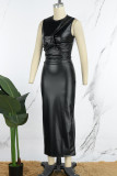 Черное повседневное однотонное лоскутное платье без рукавов с разрезом и круглым вырезом (без перчаток)
