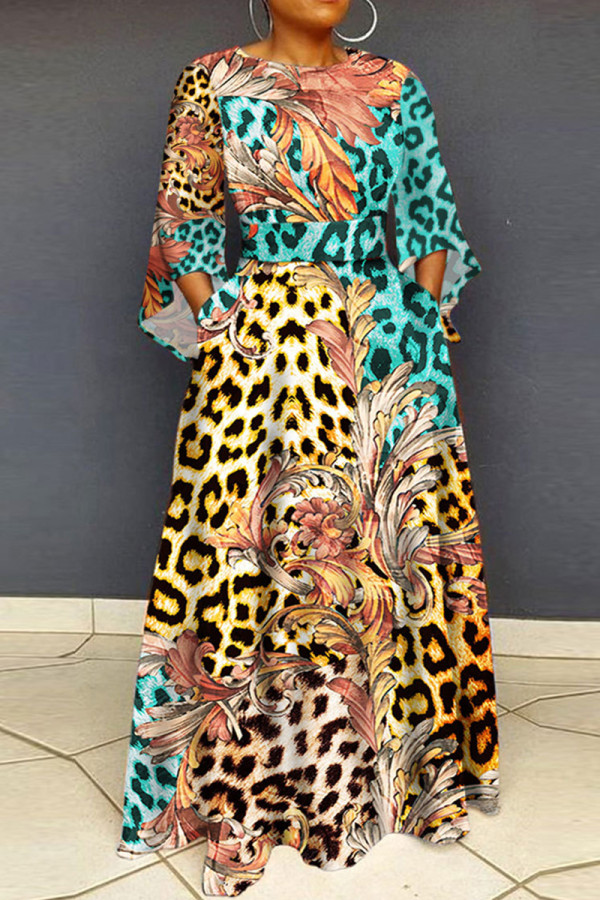 Многоцветное повседневное длинное платье с принтом в стиле пэчворк и круглым вырезом Платья больших размеров