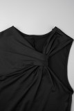 Черные повседневные длинные платья с однотонным разрезом и косым воротником