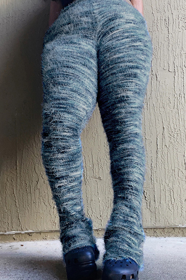 Bota de retalhos em bloco de cor de rua azul com corte médio na cintura e calça de retalhos