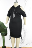 ブラックカジュアルプリント中空小帯フード付き襟半袖ドレスプラスサイズのドレス
