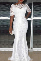 Weiße, elegante, einfarbige, schulterfreie Abendkleider im Patchwork-Stil mit Rissen