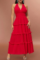 Rotes, lässiges, einfarbiges, rückenfreies Neckholder-langes Kleid