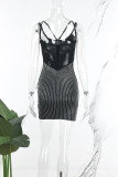 黒のセクシーなパッチワーク ホット ドリリング バックレス スパゲッティ ストラップ ラップ スカート ドレス (実際のオブジェクトを対象としています)
