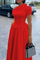 Красные однотонные платья трапециевидной формы с косым воротником в стиле пэчворк