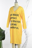 Vestidos casuais de manga comprida com decote em V básico amarelo terra com estampa de letras