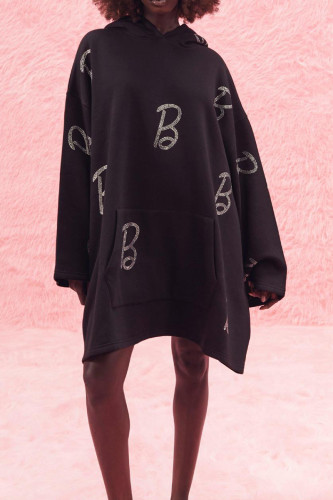 Schwarze, lässig bedruckte, langärmlige Kleider mit Patchwork-Tasche und Kapuzenkragen