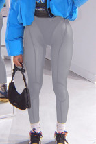 Pantalones de color liso ajustados con cintura media y diseño de patchwork liso de Grey Street