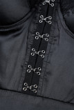 Черное сексуальное однотонное длинное платье с разрезом на спине и бретельками