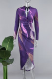 Фиолетовые платья с элегантным принтом в стиле пэчворк и V-образным вырезом с принтом