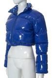 Ropa de abrigo cuello mandarín con cremallera y patchwork con estampado callejero azul