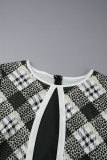 Schwarzes, lässig bedrucktes Patchwork-Kleid mit Schlitz und O-Ausschnitt und Wickelrock in Übergröße