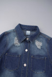 Babyblaue Street Solid-Jeansjacke mit zerrissenen Patchwork-Taschen und Schnalle, Umlegekragen, langen Ärmeln und normaler Passform