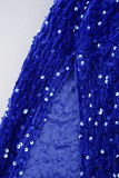 Синее сексуальное вечернее платье в стиле пэчворк с блестками и перьями и разрезом на спине с косым воротником.