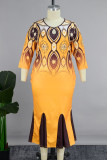 Orangefarbenes, elegant bedrucktes, ausgehöhltes Patchwork-Reißverschluss-O-Ausschnitt-Trompeten-Meerjungfrau-Kleid in Übergröße