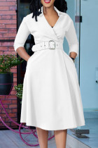 Patchwork solide élégant blanc avec ceinture col en V robes trapèze (ceinture incluse)
