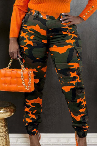 Pantalones con estampado completo de lápiz de cintura alta con cremallera y botones de bolsillo con estampado de camuflaje de Street naranja