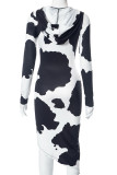 Zwart witte straatprint patchwork contrasterende kraag met capuchon en print. Jurken