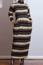 Braunes, lässiges Farbblock-Patchwork-Taschen-Kontrast-langes Kleid mit halbem Rollkragen
