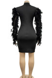 Vestidos negros elegantes de parches lisos con plumas transparentes, malla, taladro caliente, cremallera, cuello redondo