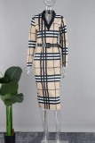 Платье-юбка-карандаш цвета хаки с элегантным принтом в стиле пэчворк и поясом с V-образным вырезом (ремень в комплекте)
