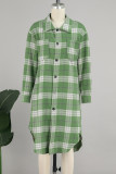 Grüne Promi-Oberbekleidung mit kariertem Patchwork-Taschenschnallen-Hemdkragen