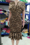Estampado de leopardo Celebridades Vendaje de leopardo Patchwork Sin espalda Cuello en V Vestido estampado Vestidos