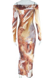 Коричневые платья-юбка на один шаг с открытыми плечами и уличным принтом в стиле пэчворк
