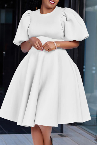 Белые повседневные однотонные платья в стиле пэчворк с круглым вырезом