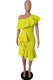 Желтые повседневные однотонные платья в стиле пэчворк с открытой спиной и косым воротником Нерегулярные платья Платья
